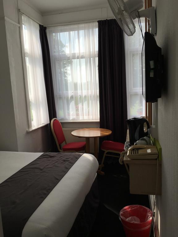 Clapham South Dudley Hotel London Ngoại thất bức ảnh